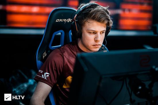 解说主持杯决赛解说阵容：先天解说圣体Zdz携手Zhuo、KKlove上阵