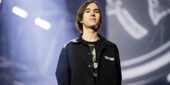 Mouz 击败了 NAVI，而 NIP 自信地淘汰了 Heroic 在 IEM Cologne 2025